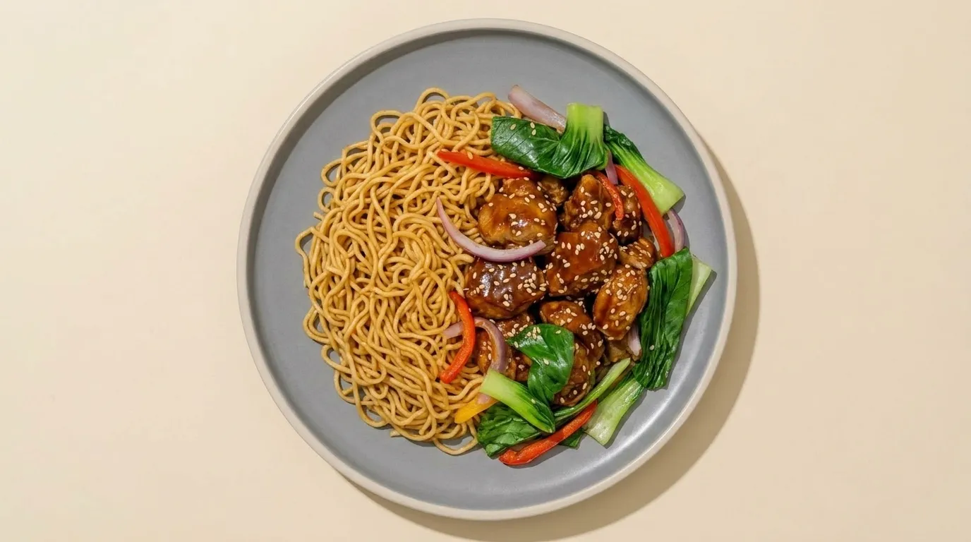 Wok de cerdo y verduras con noodles